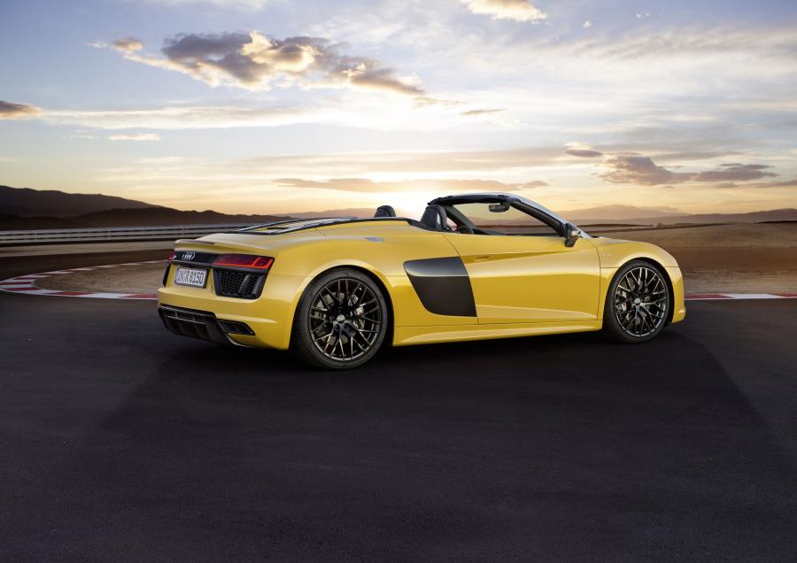  Audi R8 Spyder V10 2016 года  (WW) (фото 31 из 61)